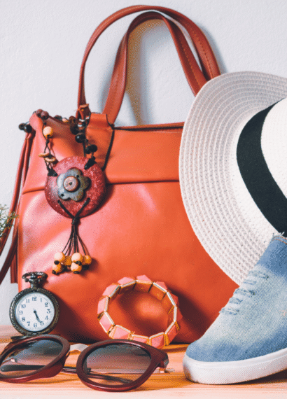 Como usar acessórios para transformar um look simples