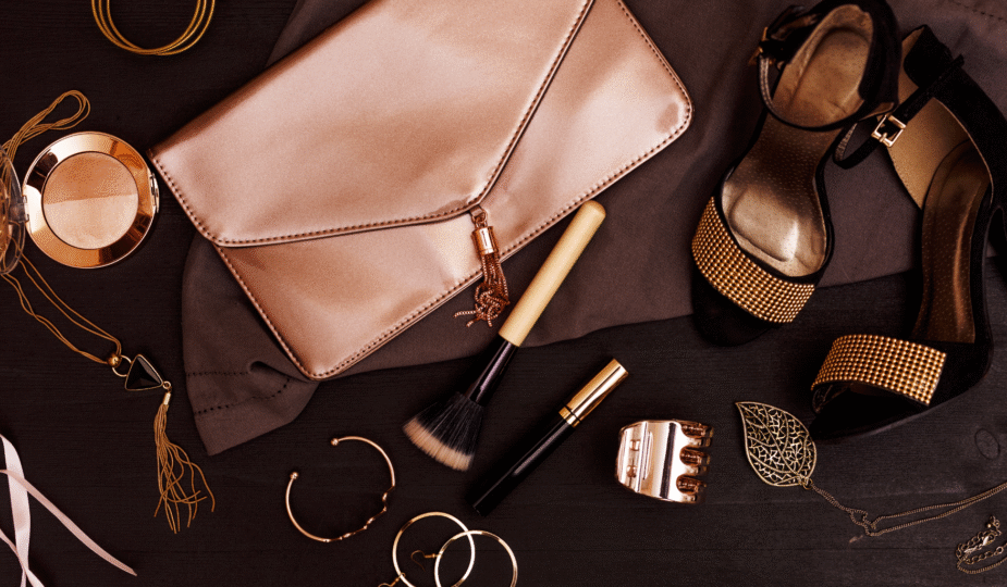 Dicas para transformar um look básico com apenas um acessório