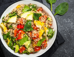Receitas com quinoa: proteína vegetal no prato