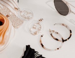 Acessórios Que Transformam Qualquer Look Básico: Simples Dicas Para Elevar Seu Estilo