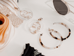 Acessórios Que Transformam Qualquer Look Básico: Simples Dicas Para Elevar Seu Estilo