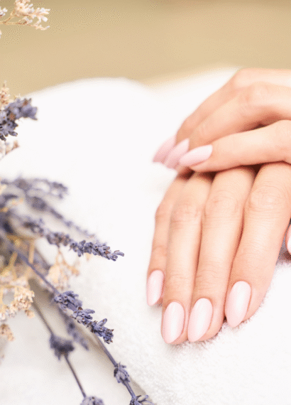 Como Cuidar das Unhas em Casa e Economizar no Salão: Praticidade e Beleza ao Seu Alcance